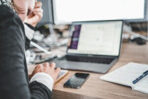 Effektiviser jeres kommunikation: viderestilling af e-Boks til Outlook